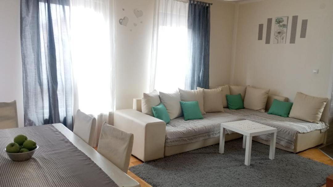 Apartman Gana Altina Lux Βελιγράδι Εξωτερικό φωτογραφία